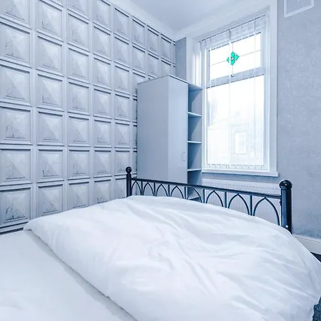 Stunning Three Bed House In Bradford Prázdninový dům Bradford (West Yorkshire)
